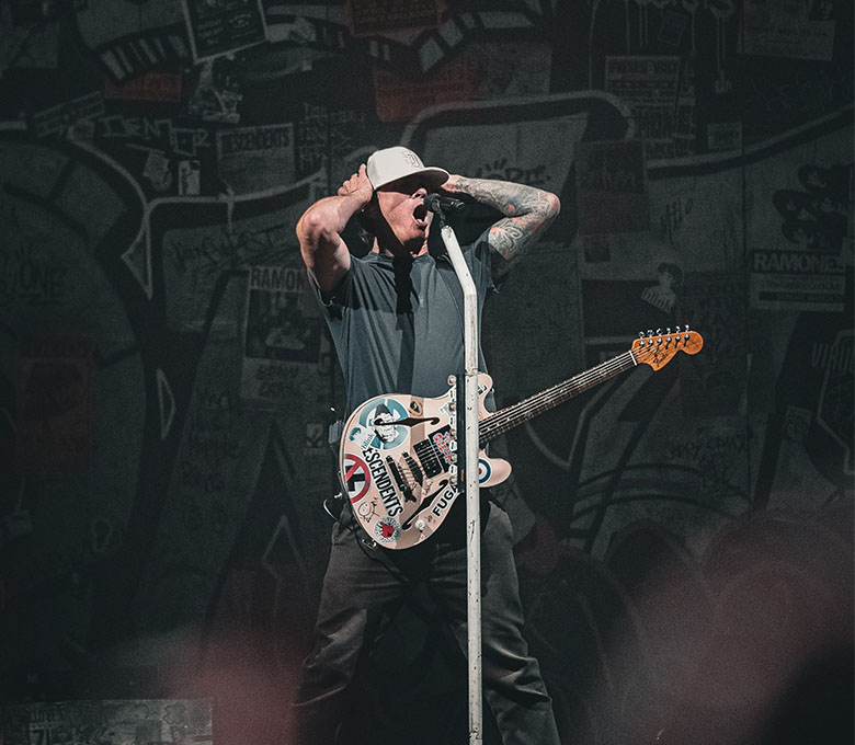 blink-182 | Following Backstage